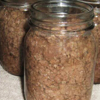 Canning ground beef | www.homestead-acres.com