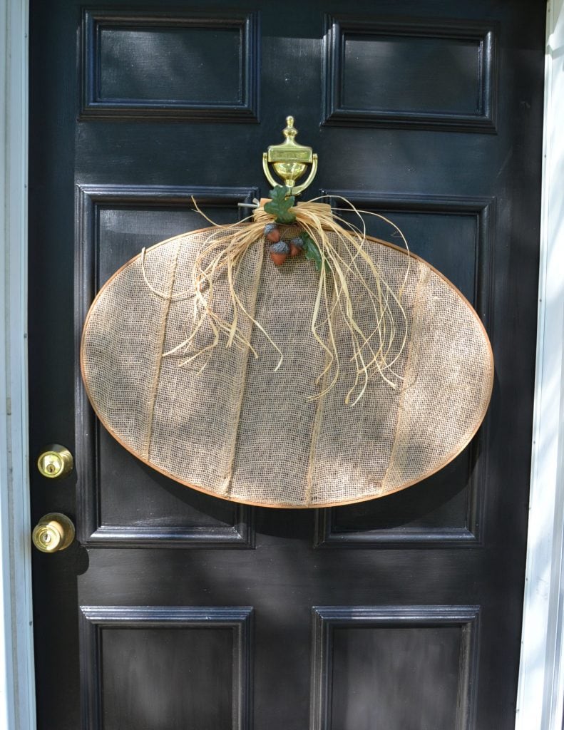 DIY burlap pumpkin wreath.