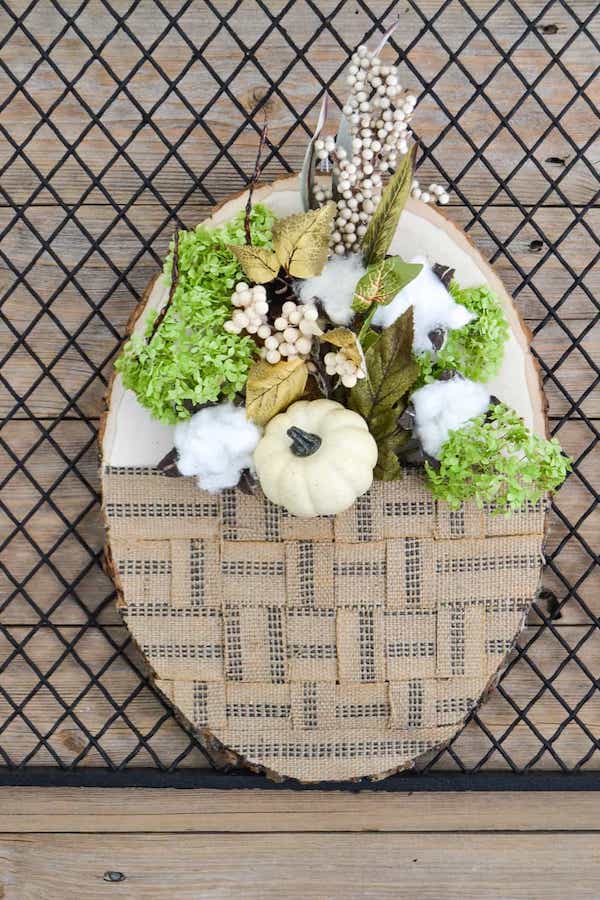 DIY wood slice fall wreath.