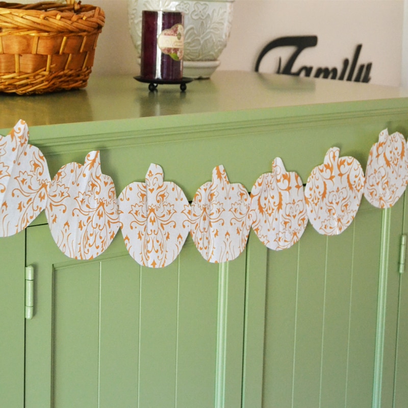 pumpkin paper chain