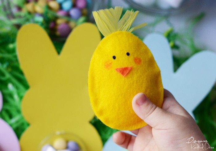 No-Sew Easter egg chicks.