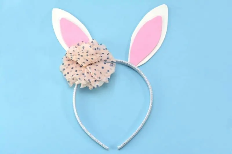 Cute DIY bunny headband.