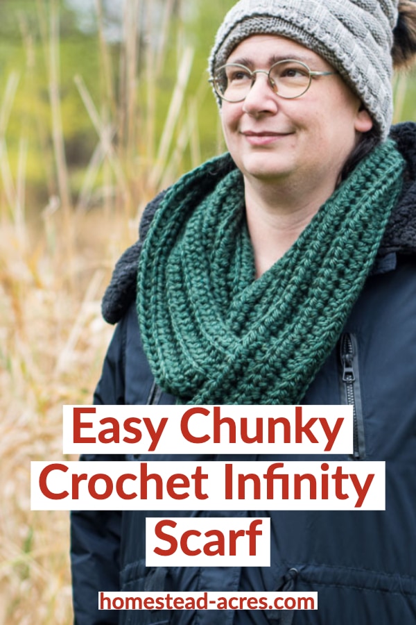 Easy Chunky Crochet Infinity Scarf text overlaid on a photo of a green infinity scarf.