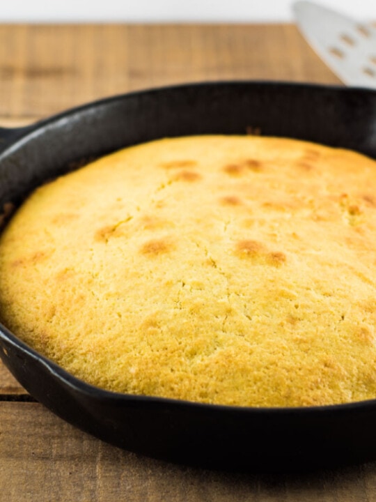 Easy Homemade Skillet Cornbread Recipe