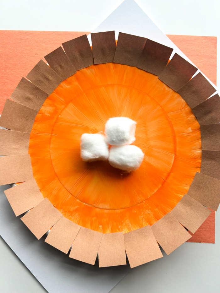 Pumpkin pie paper plate craft.